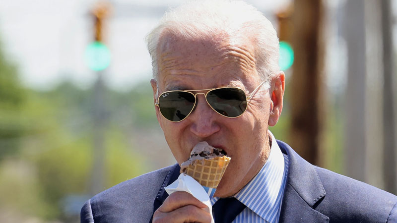  Biden spreads germs in an ice cream shop, As part of crisis management