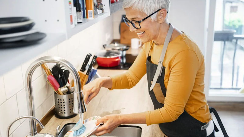  A new study says, doing housework like washing dishes and gardening can reduce the risk of heart disease in women