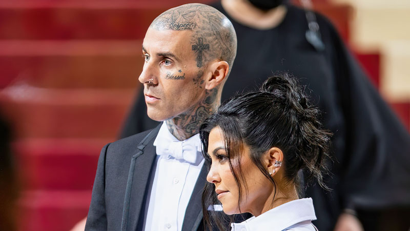  Travis Barker jumped from the roof of the yacht into the water to calm his anxiety one hour before his wedding to Kourtney Kardashian