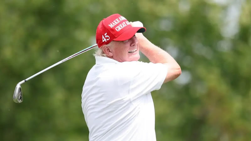  Trump Draws Criticism for Golf Trophy Boast on Social Media