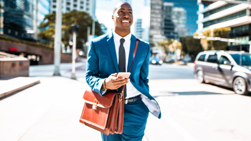  Stay Professional and Look Good: The Most Stylish Men’s Work Bags for the Office