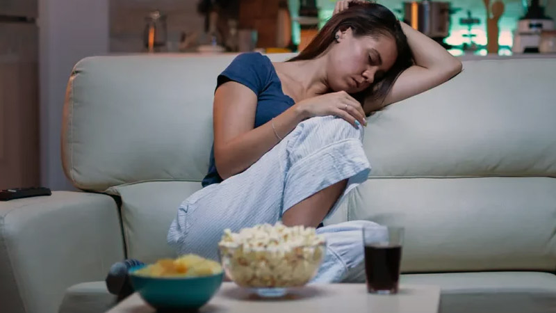  Feeling Sleepy After Eating Could Be a Sign of Diabetes-Related to Diet
