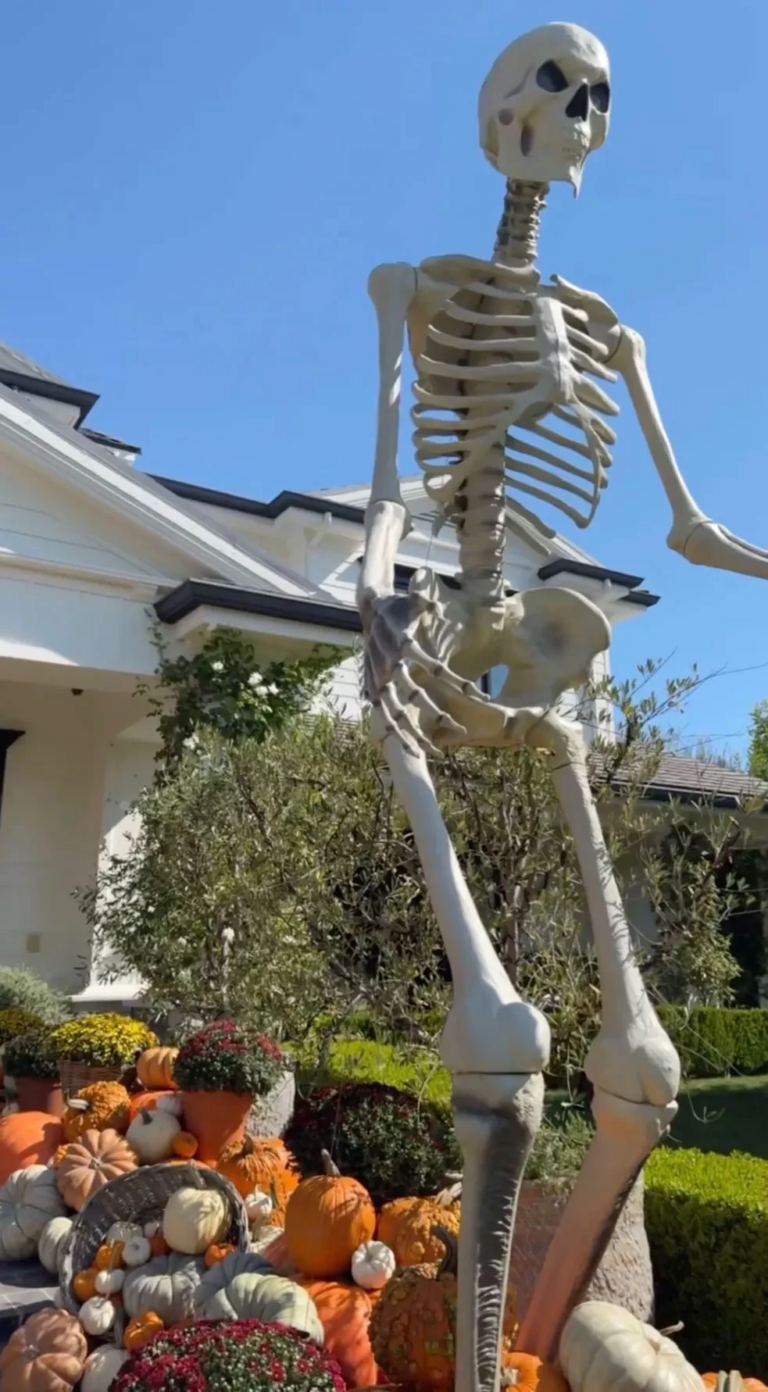 Kylie Jenner Shows Off JawDropping Spooky Decor—Is She Outshining