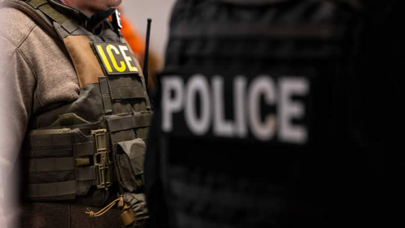 ICE agents